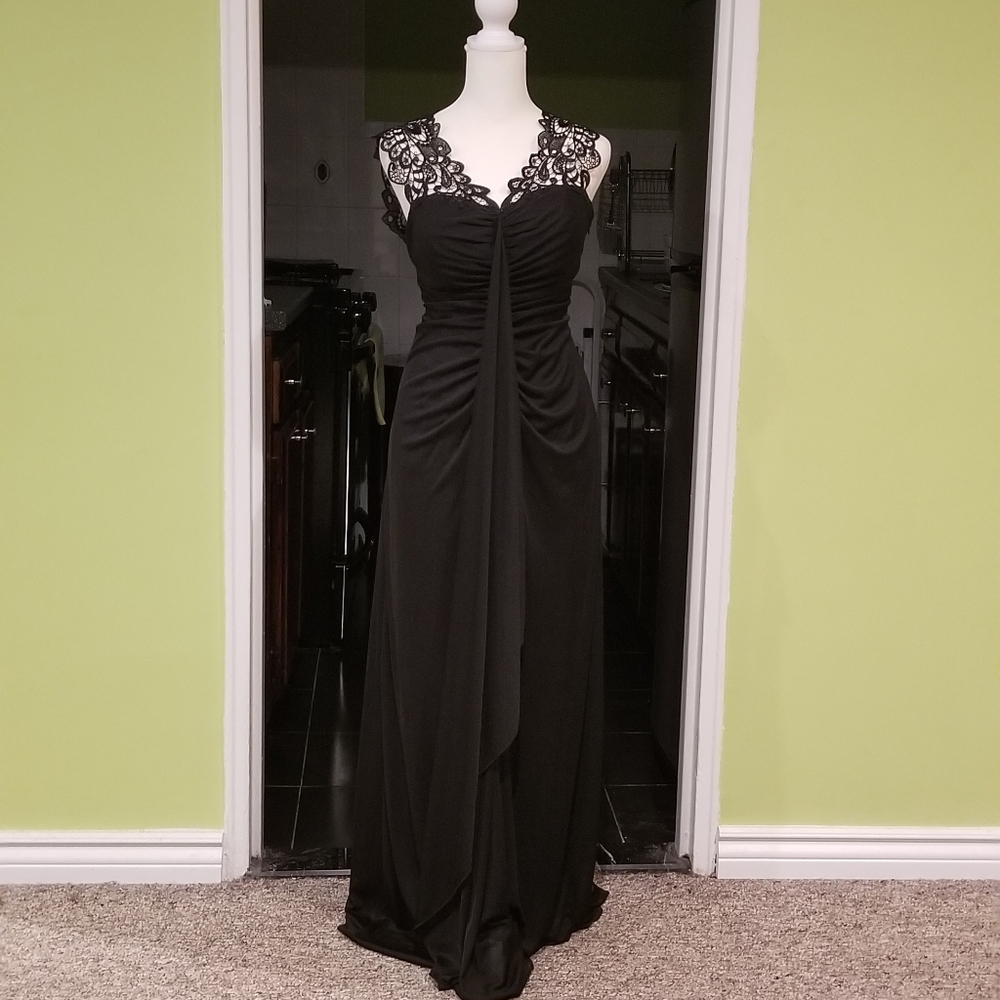 NWT Cap Sleeve Lace Neckline Evening Dress - Picture 2 of 5